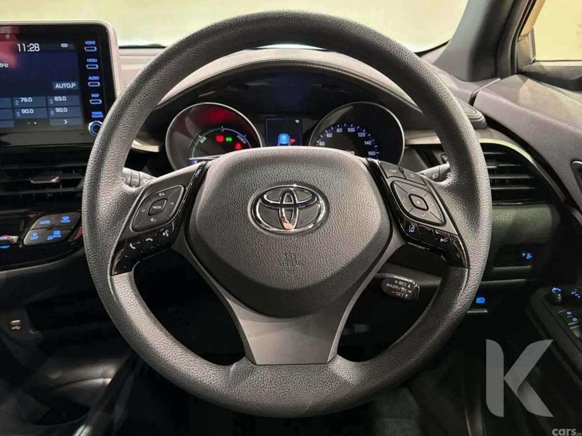 Toyota C-HR SUV, Petrol Hybrid, 2022, Green