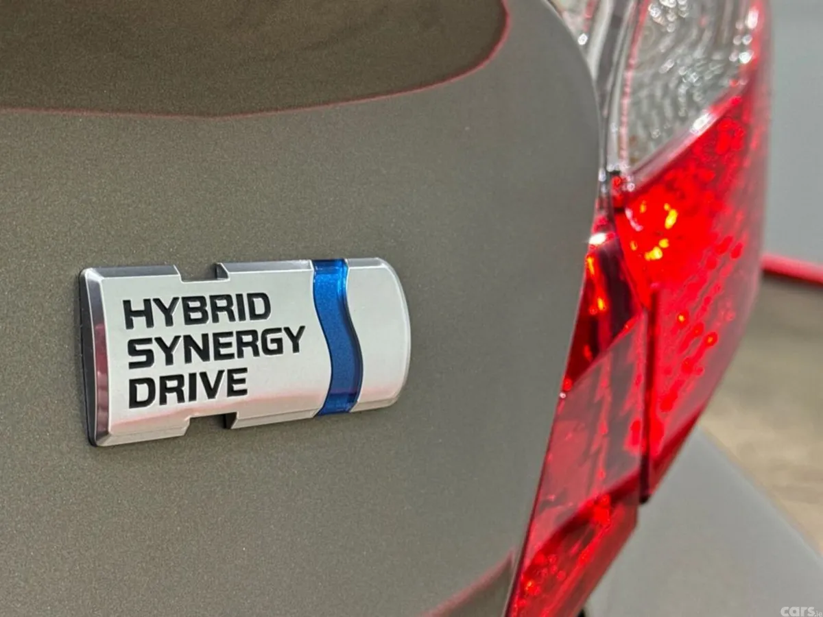 Toyota C-HR SUV, Petrol Hybrid, 2022, Green