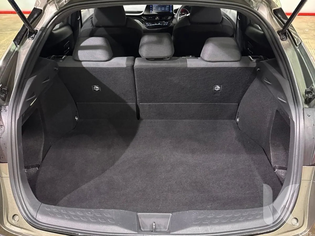Toyota C-HR SUV, Petrol Hybrid, 2022, Green