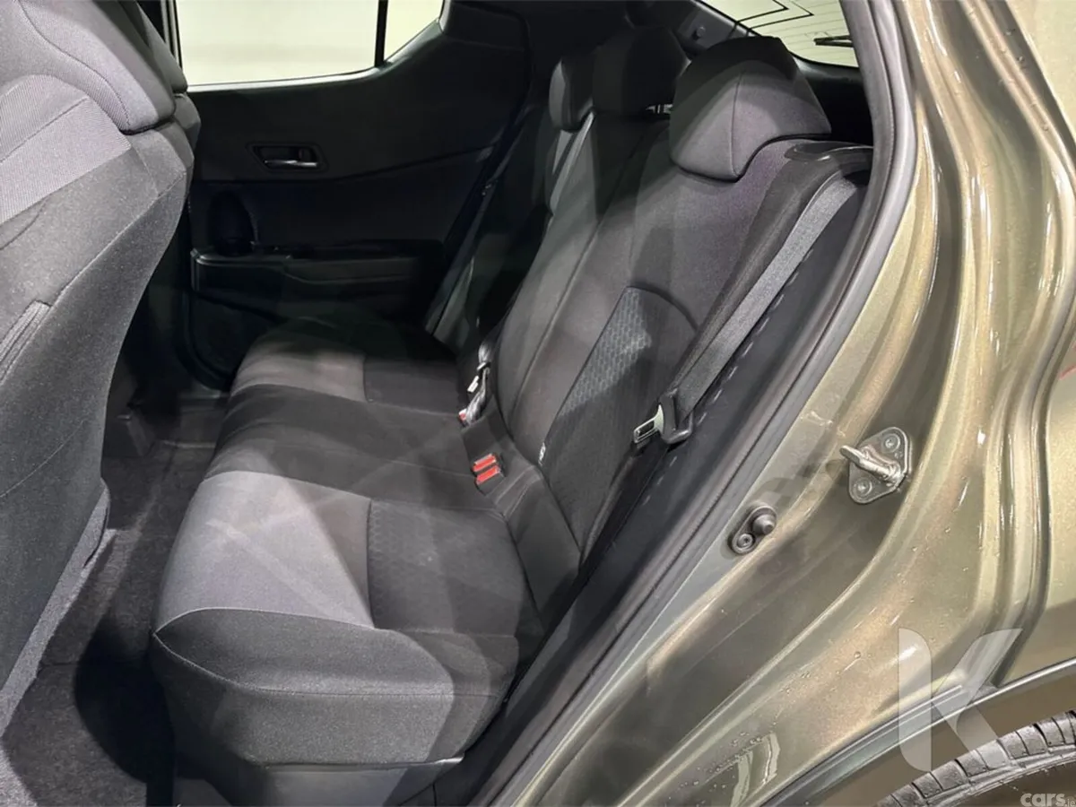 Toyota C-HR SUV, Petrol Hybrid, 2022, Green