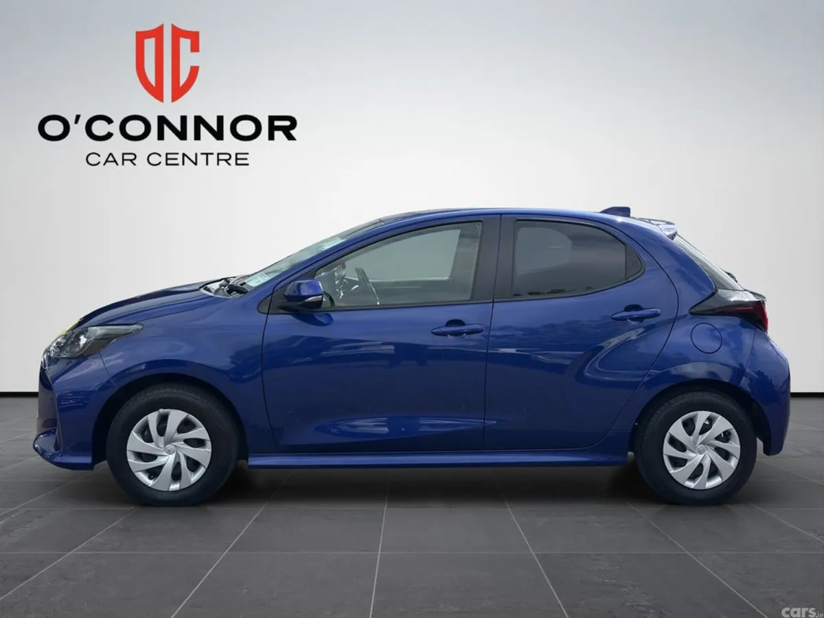 Toyota Yaris Hatchback, Petrol Hybrid, 2022, Blue