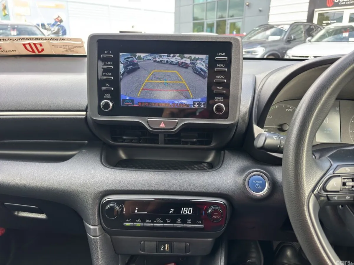 Toyota Yaris Hatchback, Petrol Hybrid, 2022, Blue