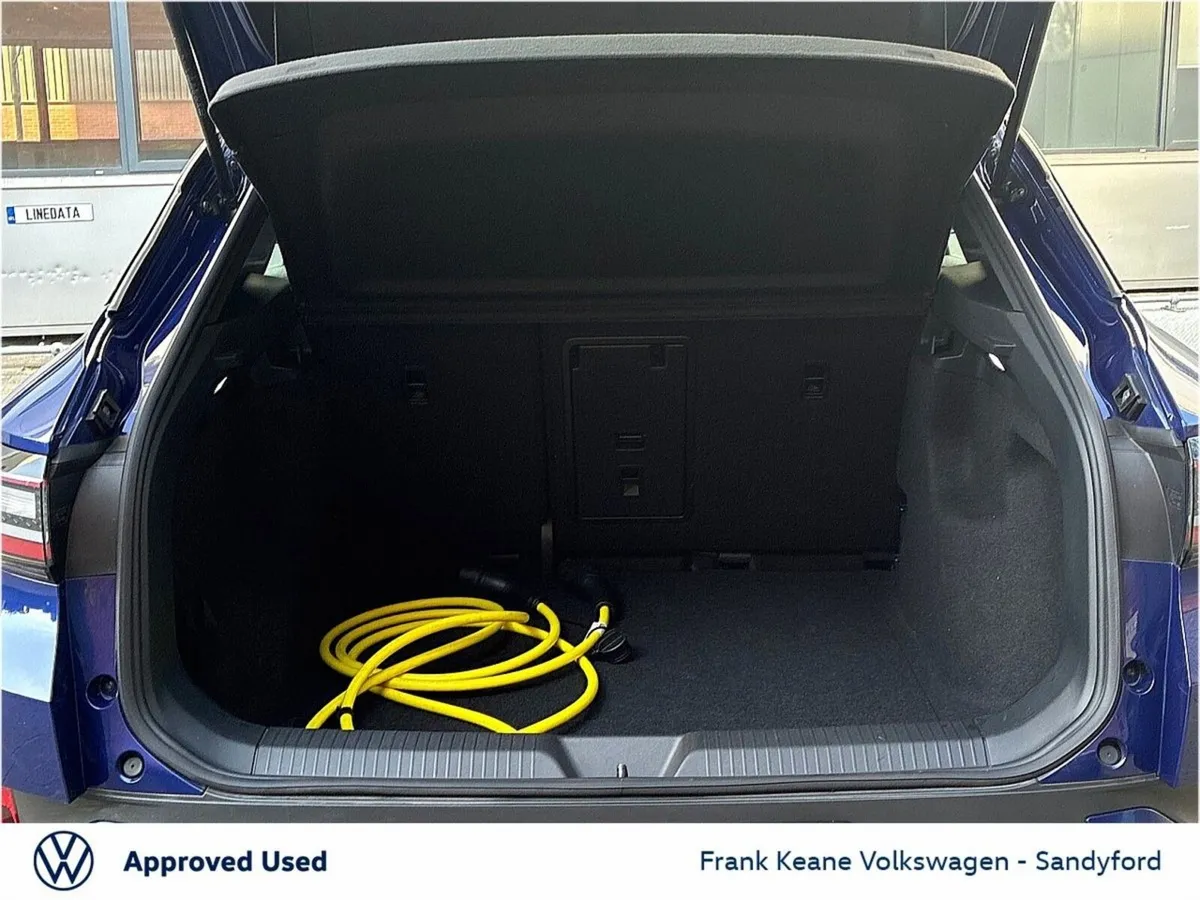 Volkswagen ID.4 Hatchback, Electric, 2024, Blue