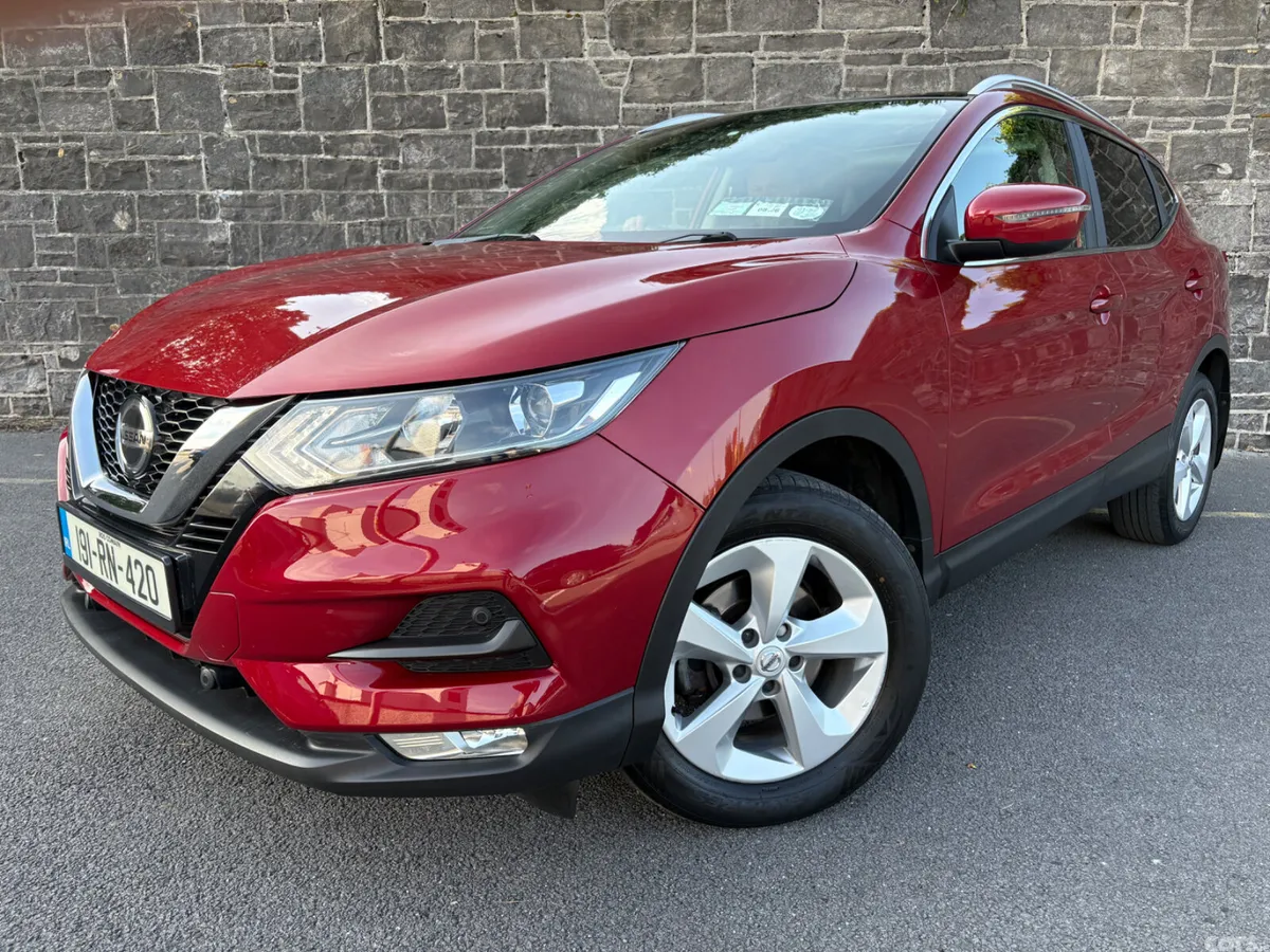 Nissan Qashqai MPV, Diesel, 2019, Red