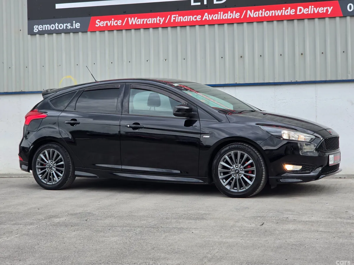 Ford Focus Hatchback, Diesel, 2017, Black