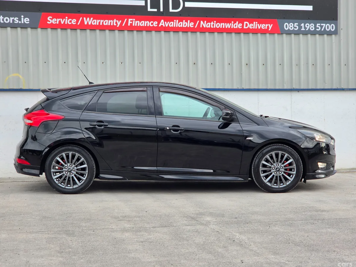 Ford Focus Hatchback, Diesel, 2017, Black