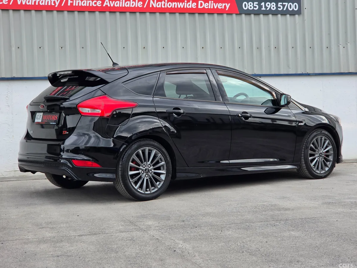 Ford Focus Hatchback, Diesel, 2017, Black