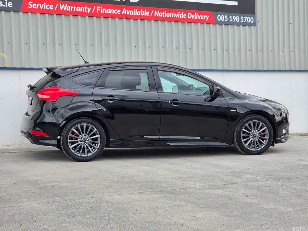 Ford Focus Hatchback, Diesel, 2017, Black