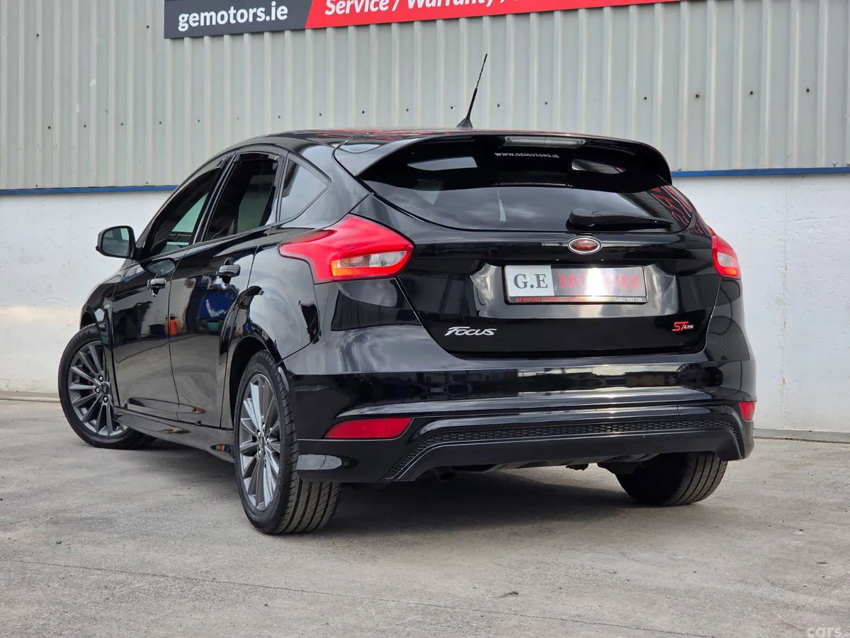 Ford Focus Hatchback, Diesel, 2017, Black