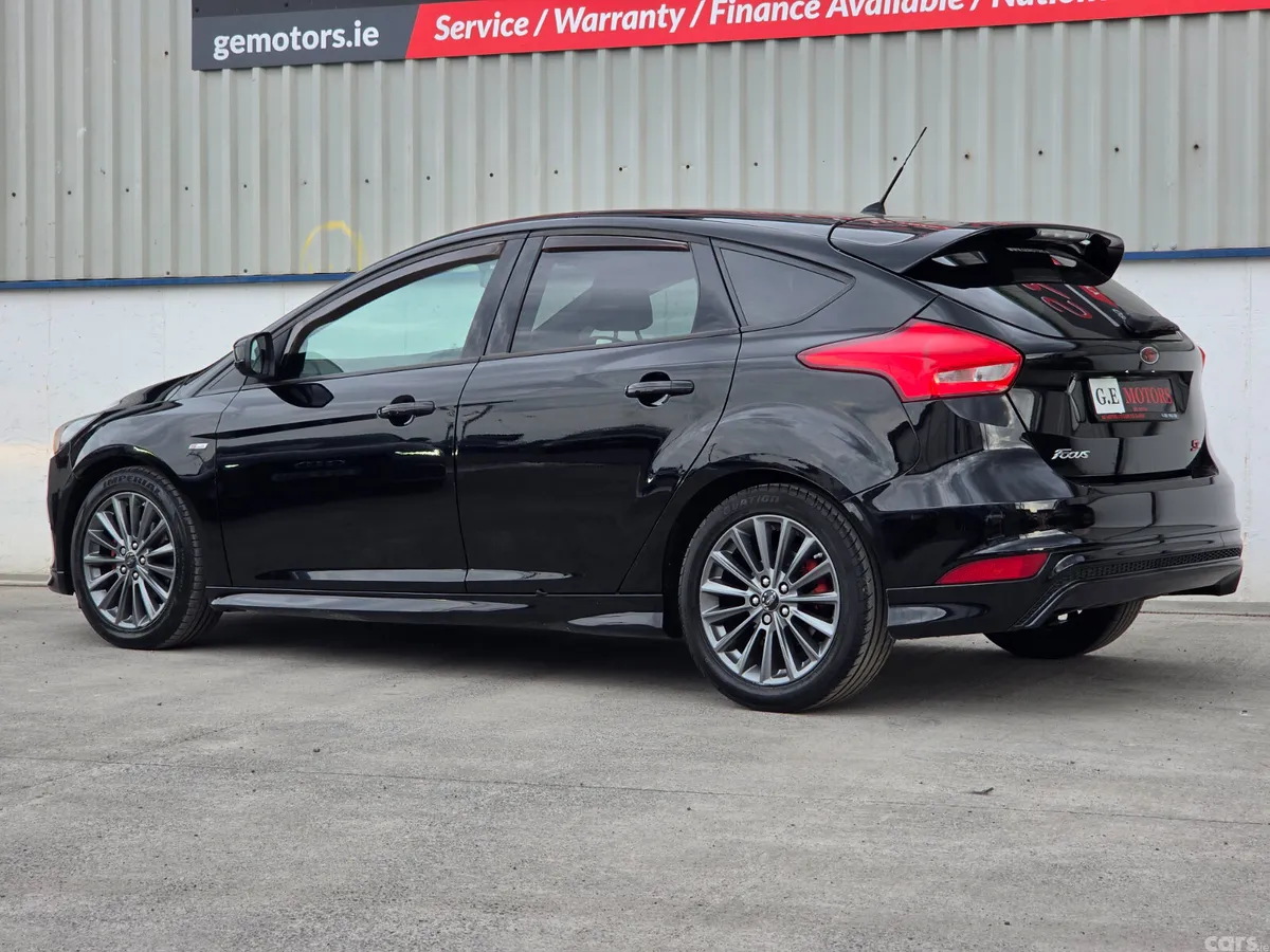 Ford Focus Hatchback, Diesel, 2017, Black
