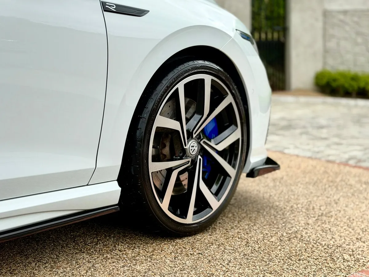 Volkswagen Golf Estate, Petrol, 2021, White