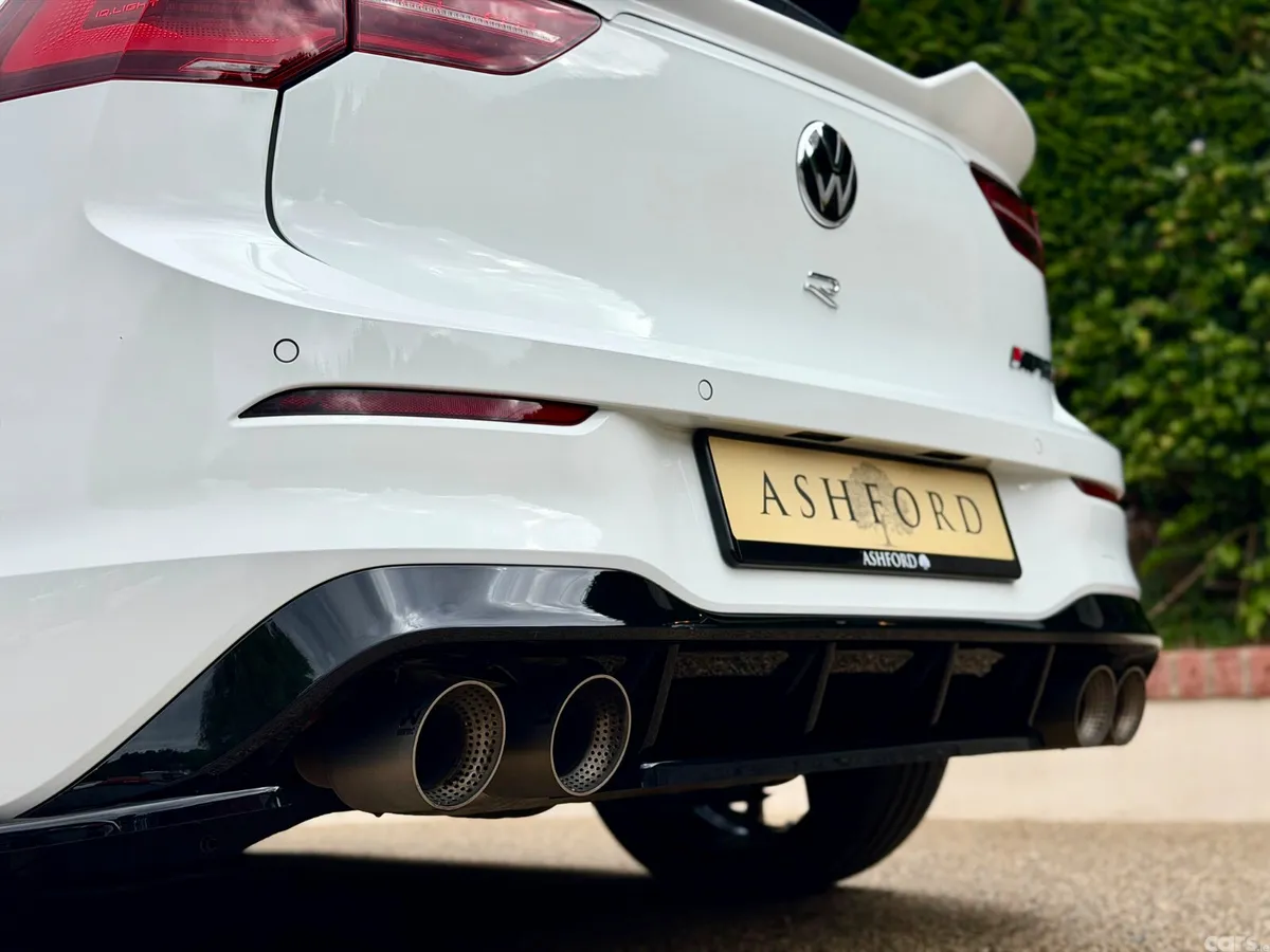 Volkswagen Golf Estate, Petrol, 2021, White