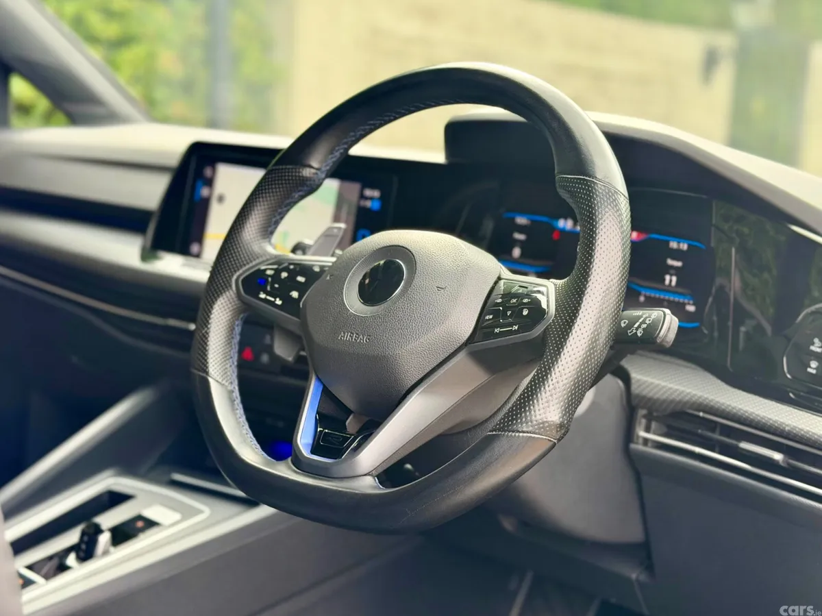 Volkswagen Golf Estate, Petrol, 2021, White