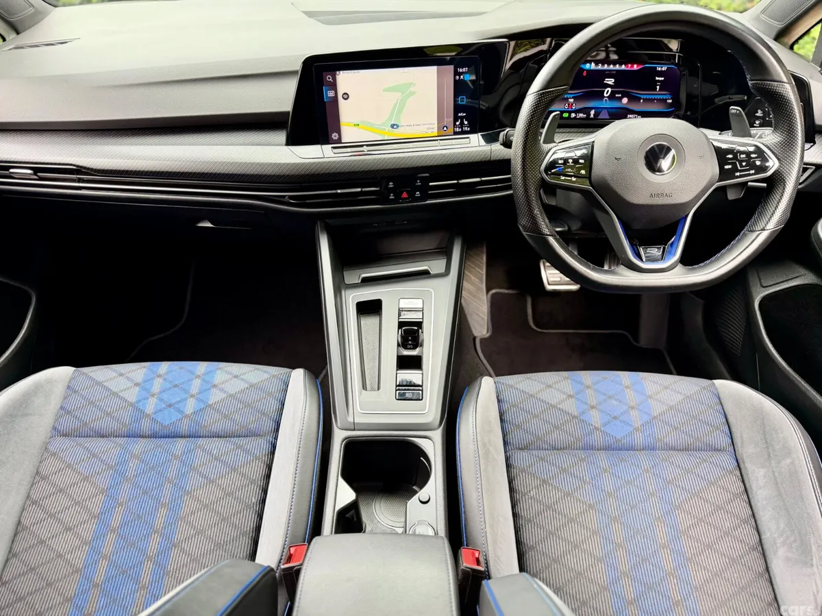 Volkswagen Golf Estate, Petrol, 2021, White