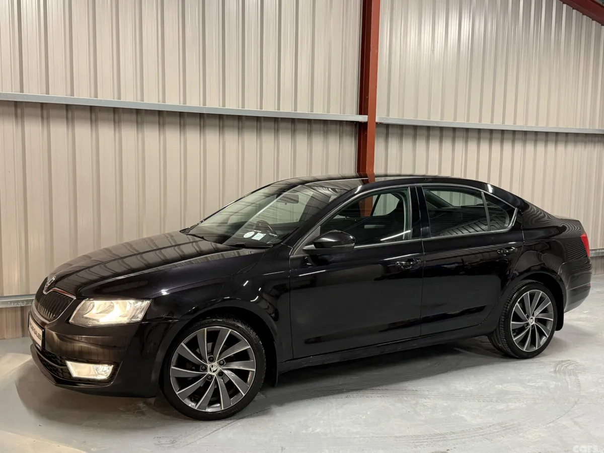 Skoda Octavia Saloon, Diesel, 2017, Black