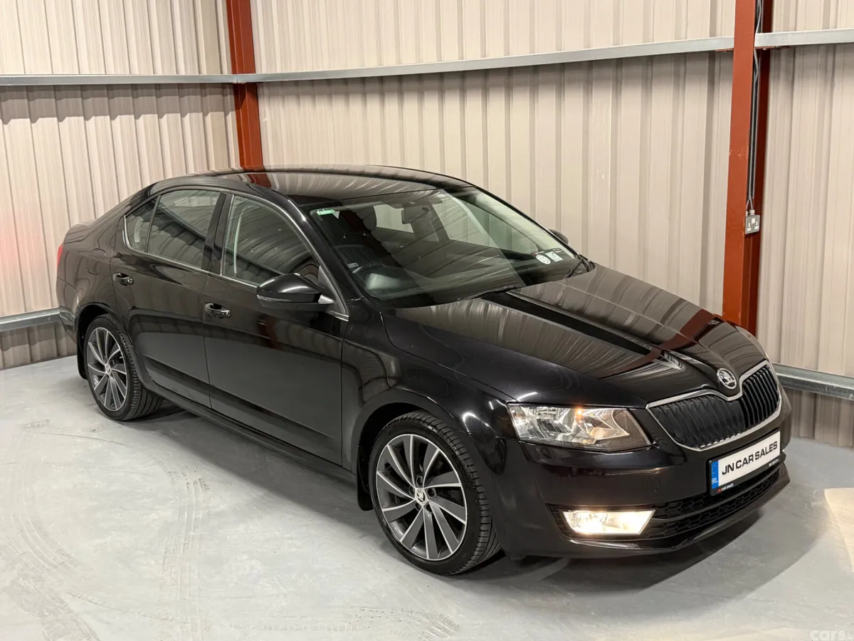 Skoda Octavia Saloon, Diesel, 2017, Black