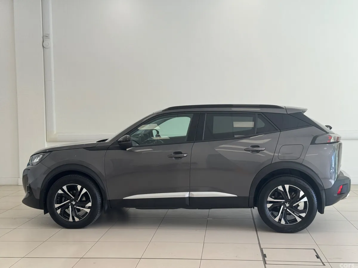 Peugeot 2008 MPV, Petrol, 2022, Grey