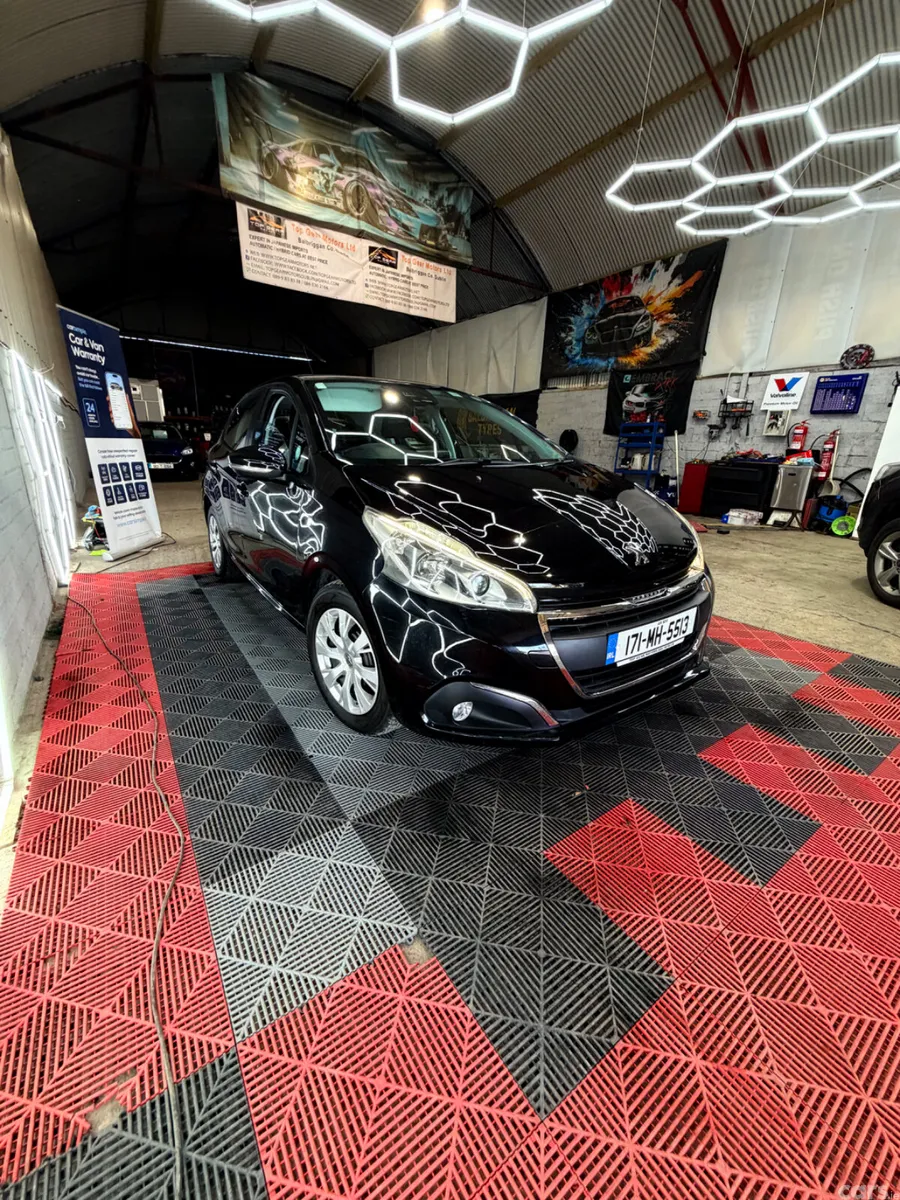 Peugeot 208 Hatchback, Petrol, 2017, Black
