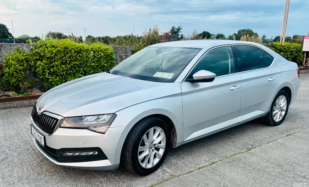 Skoda Superb Hatchback, Diesel, 2022, Silver