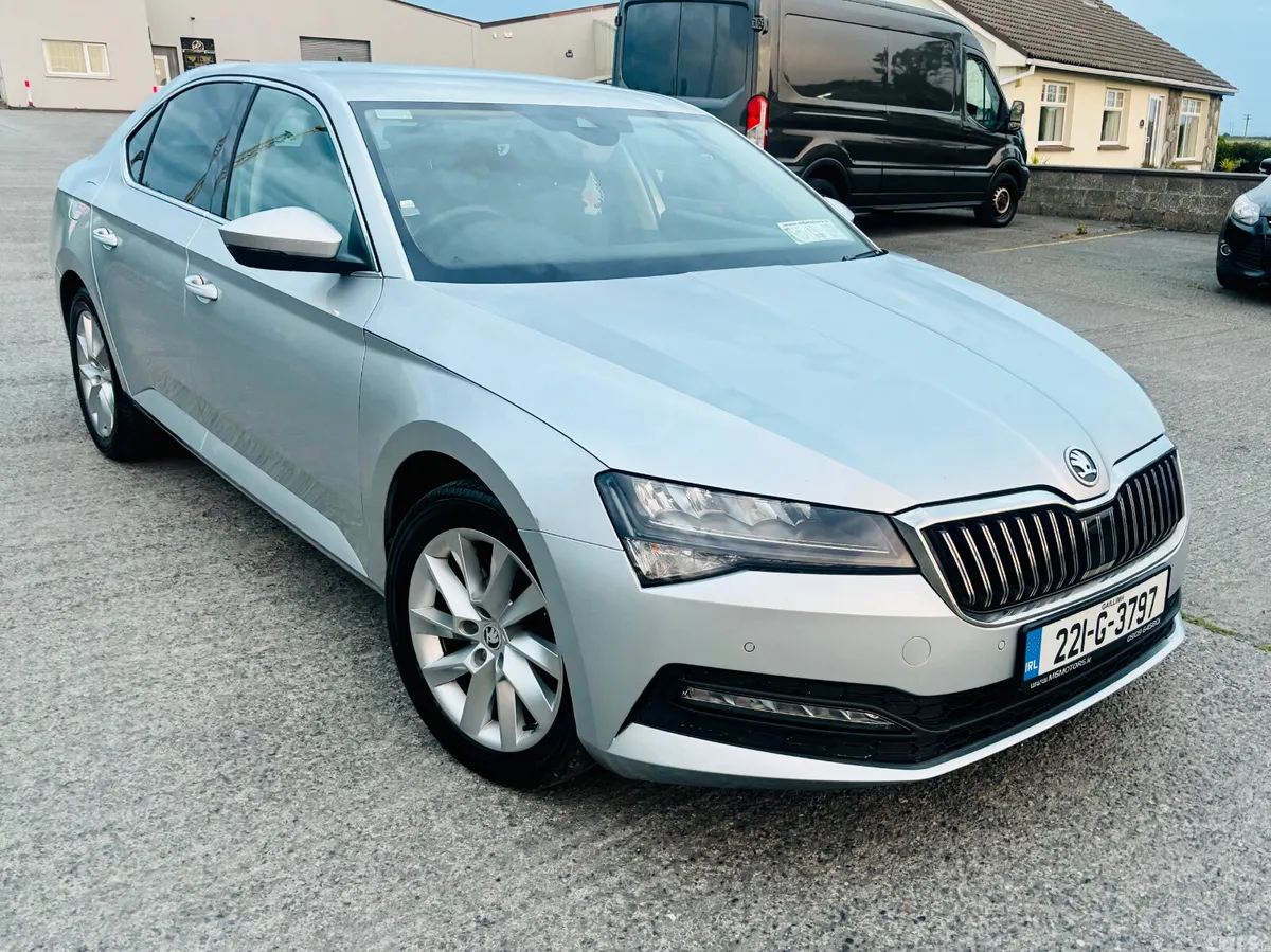 Skoda Superb Hatchback, Diesel, 2022, Silver