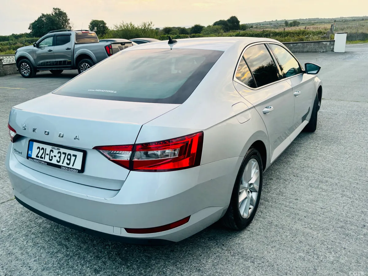 Skoda Superb Hatchback, Diesel, 2022, Silver
