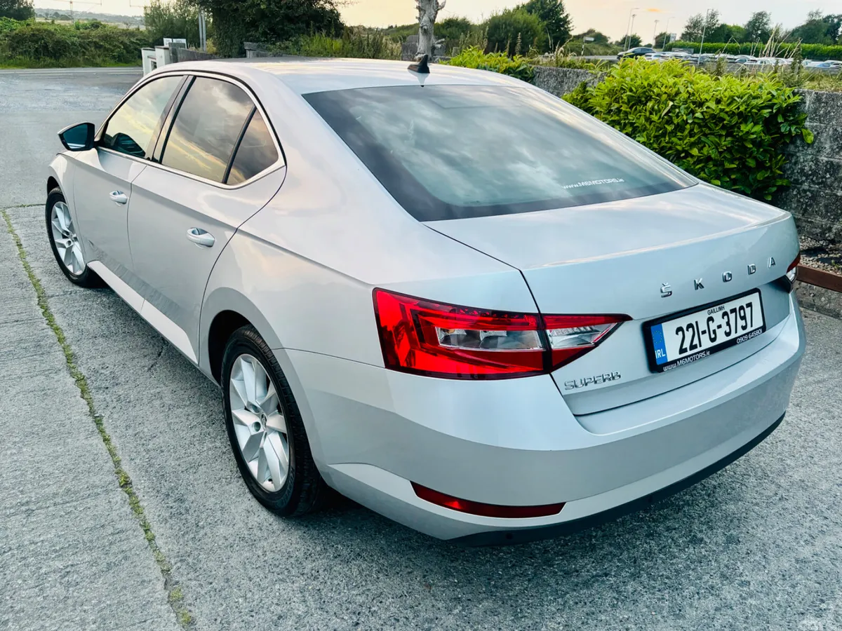 Skoda Superb Hatchback, Diesel, 2022, Silver