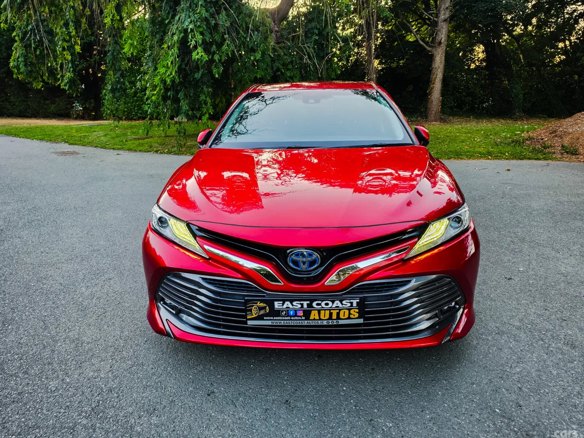 Toyota Camry Saloon, Petrol Hybrid, 2018, Red