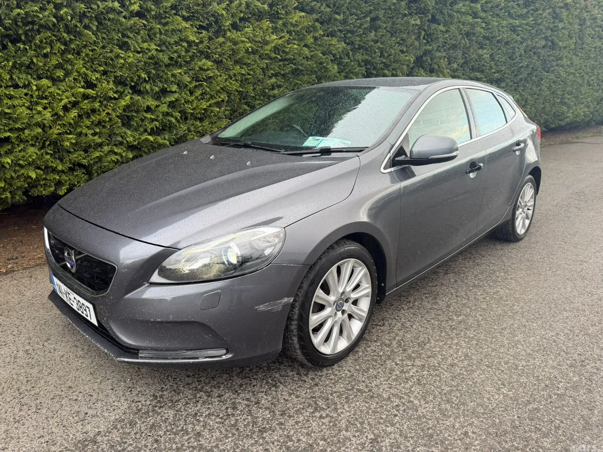 Volvo V40 Hatchback, Diesel, 2014, Grey
