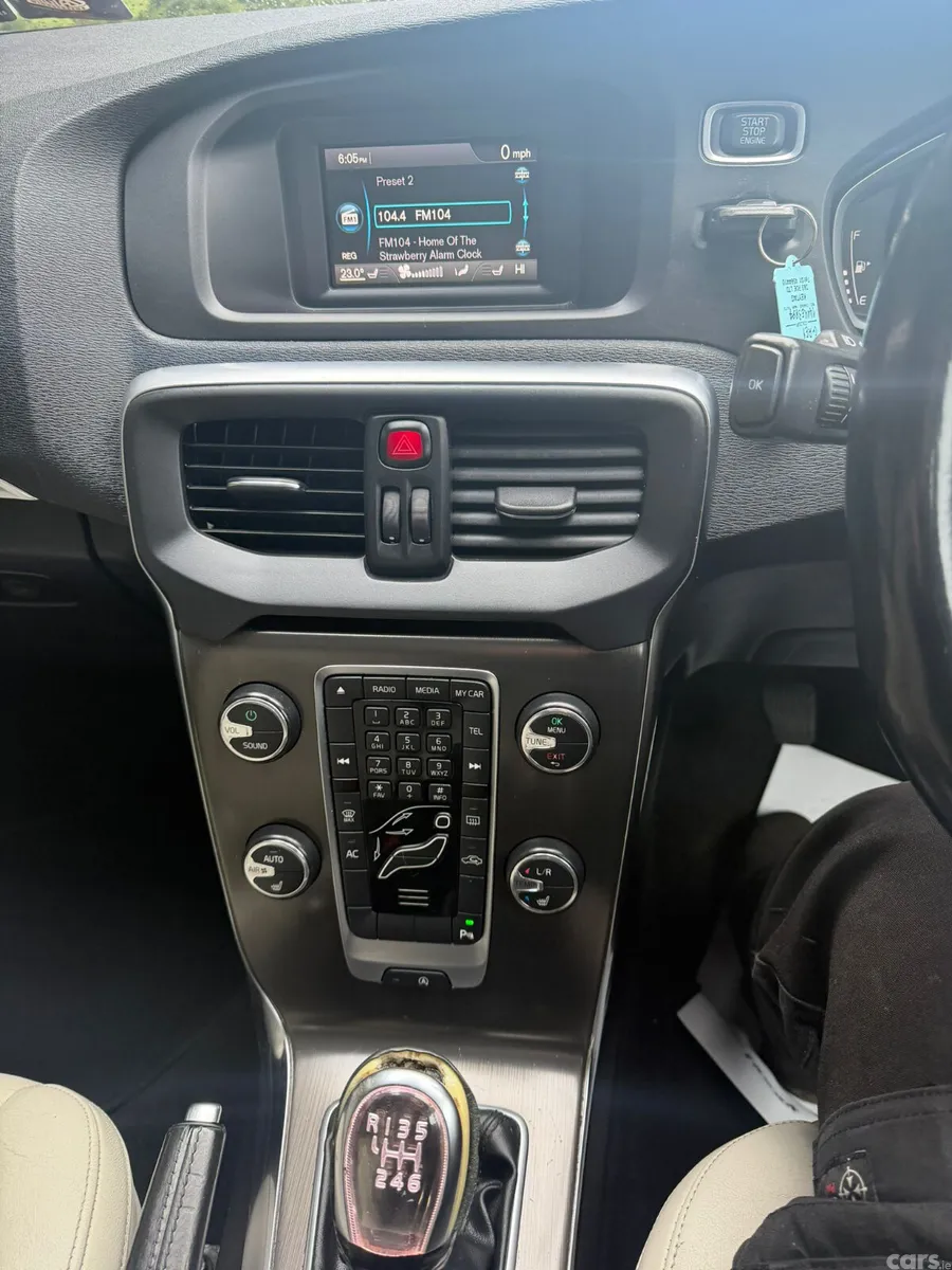 Volvo V40 Hatchback, Diesel, 2014, Grey