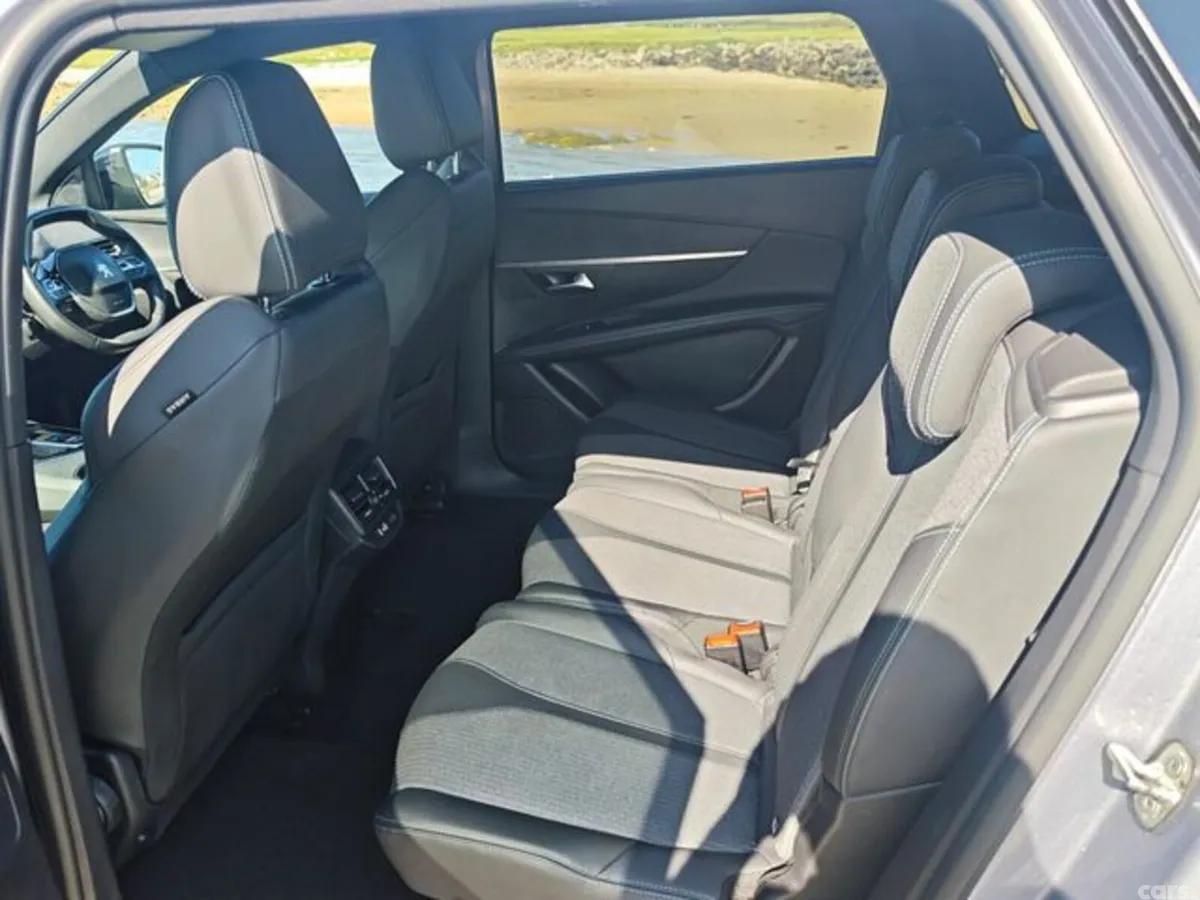 Peugeot 5008 MPV, Diesel, 2024, Grey