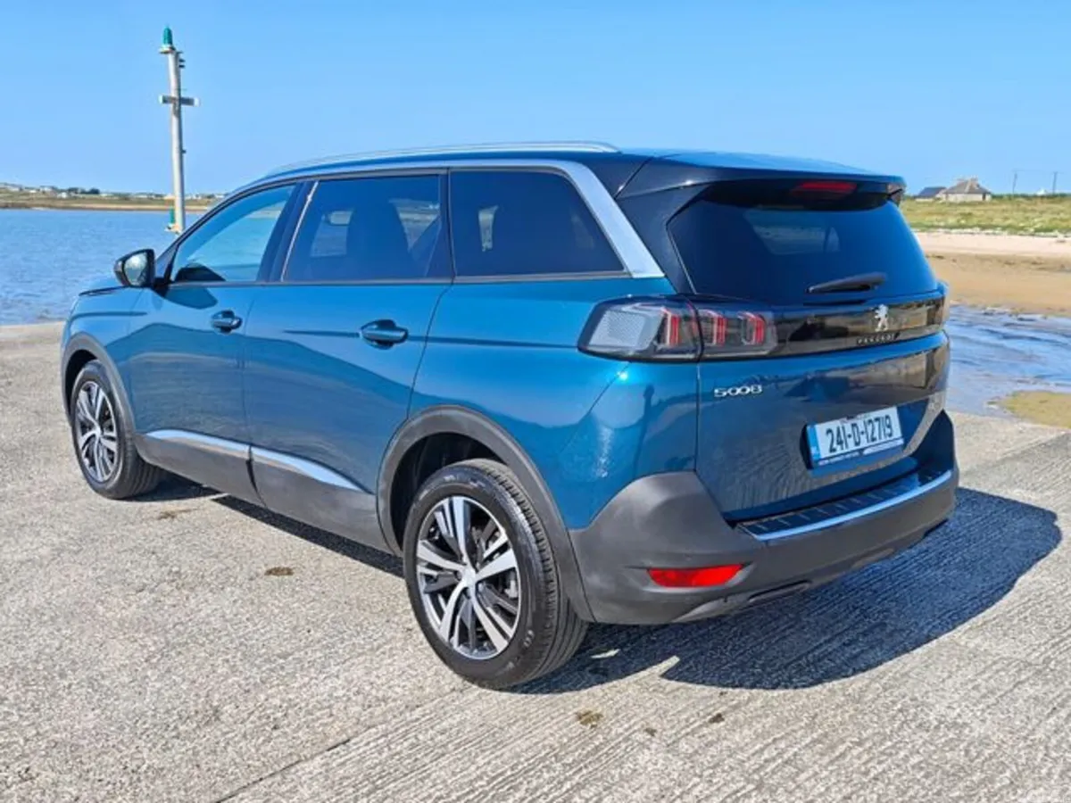 Peugeot 5008 MPV, Diesel, 2024, Blue