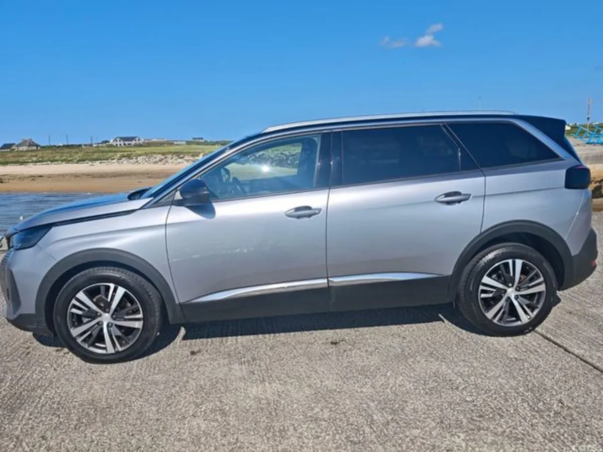 Peugeot 5008 MPV, Diesel, 2024, Grey
