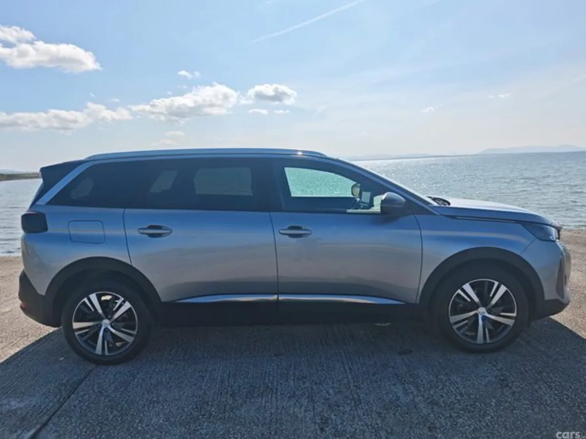 Peugeot 5008 MPV, Diesel, 2024, Grey