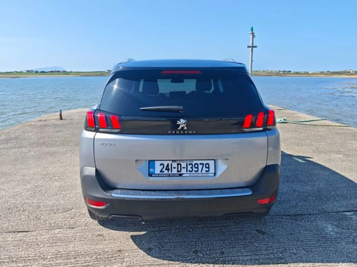 Peugeot 5008 MPV, Diesel, 2024, Grey