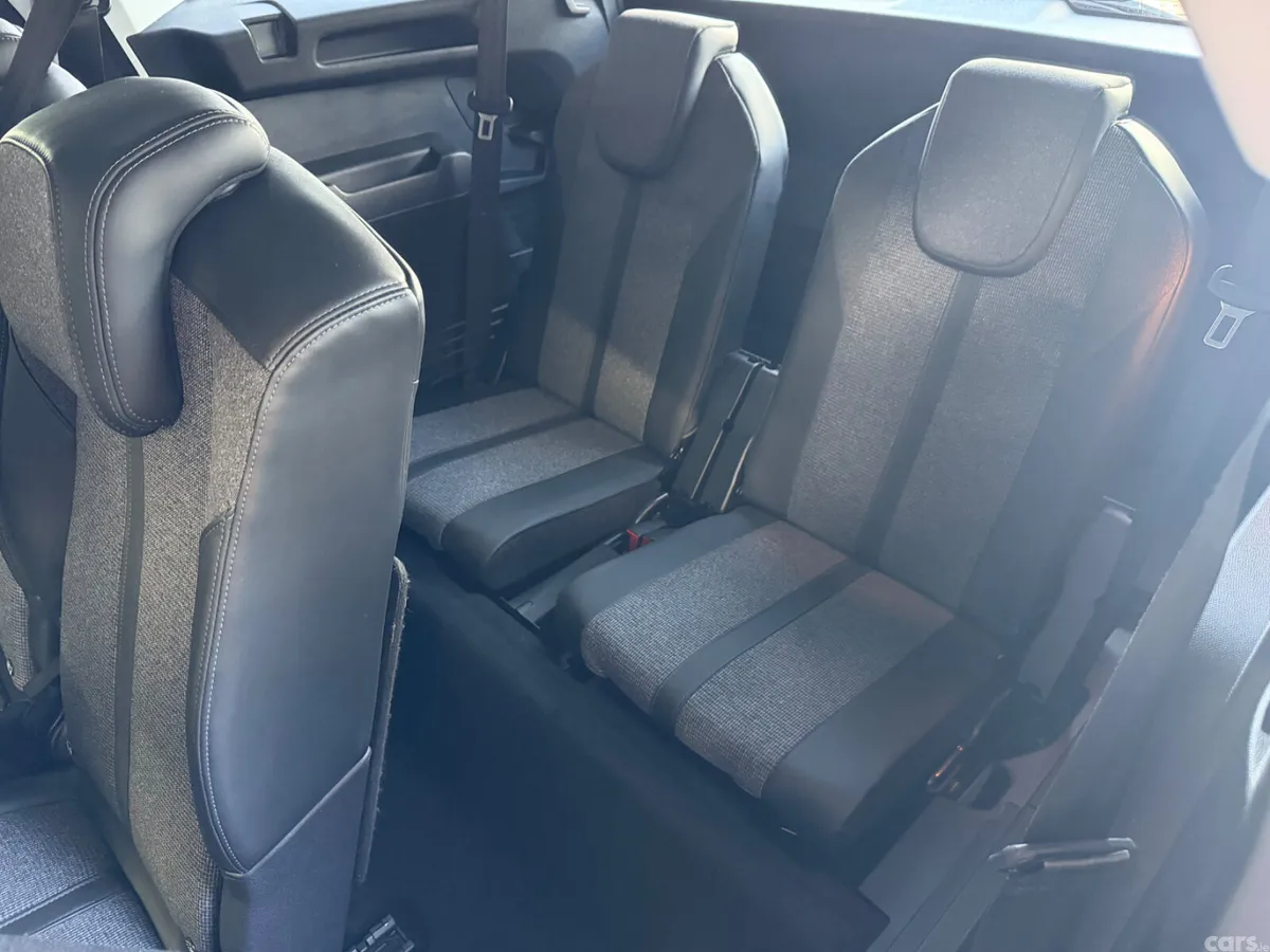 Peugeot 5008 MPV, Diesel, 2020, Grey