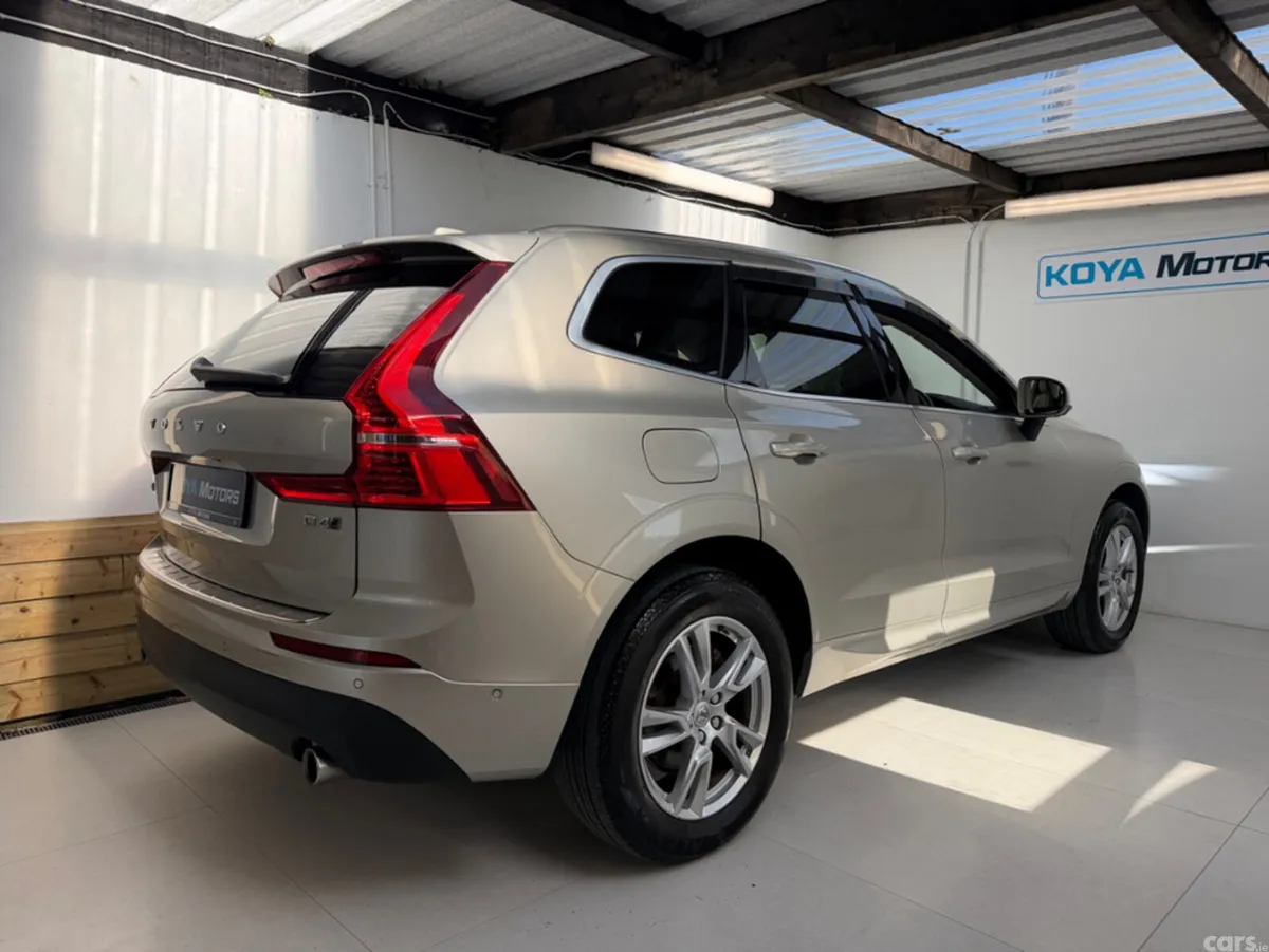 Volvo XC60 SUV, Diesel, 2018, Gold