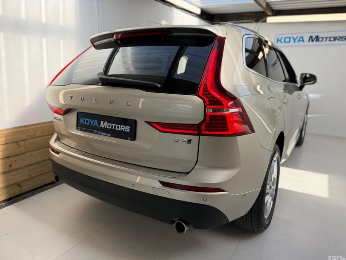 Volvo XC60 SUV, Diesel, 2018, Gold
