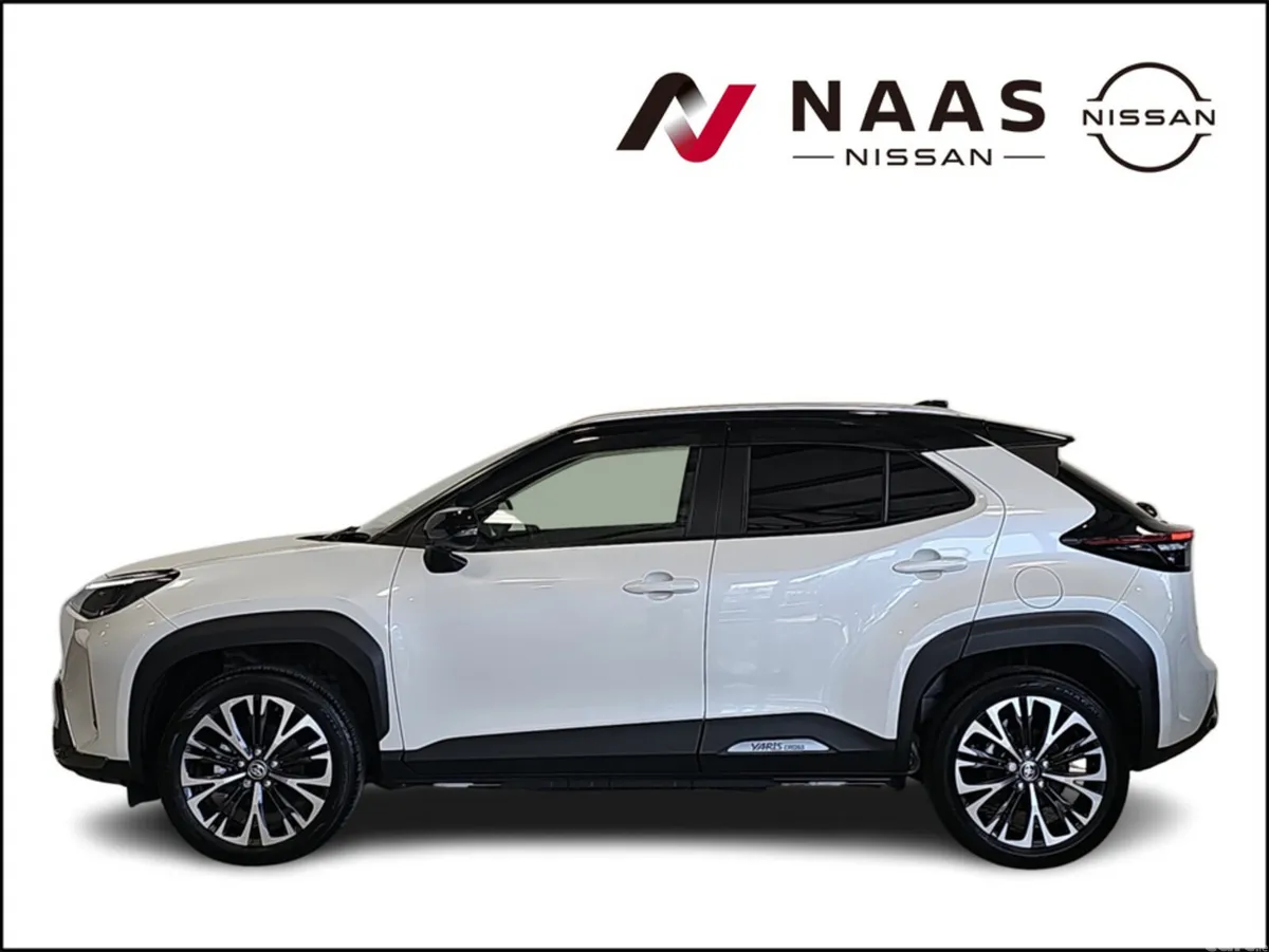 Toyota Yaris Cross Hatchback, Petrol Hybrid, 2023, White