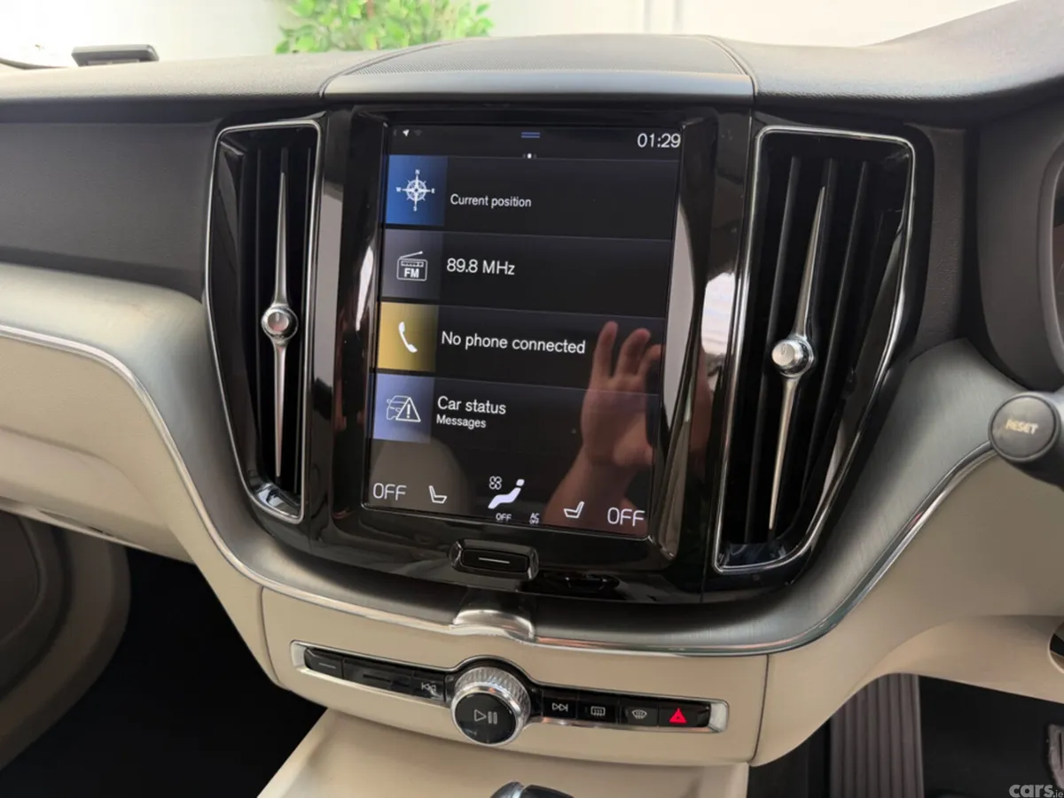 Volvo XC60 SUV, Diesel, 2018, Gold