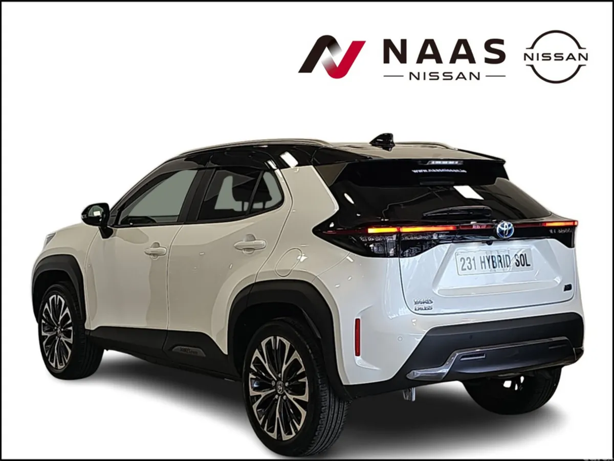 Toyota Yaris Cross Hatchback, Petrol Hybrid, 2023, White