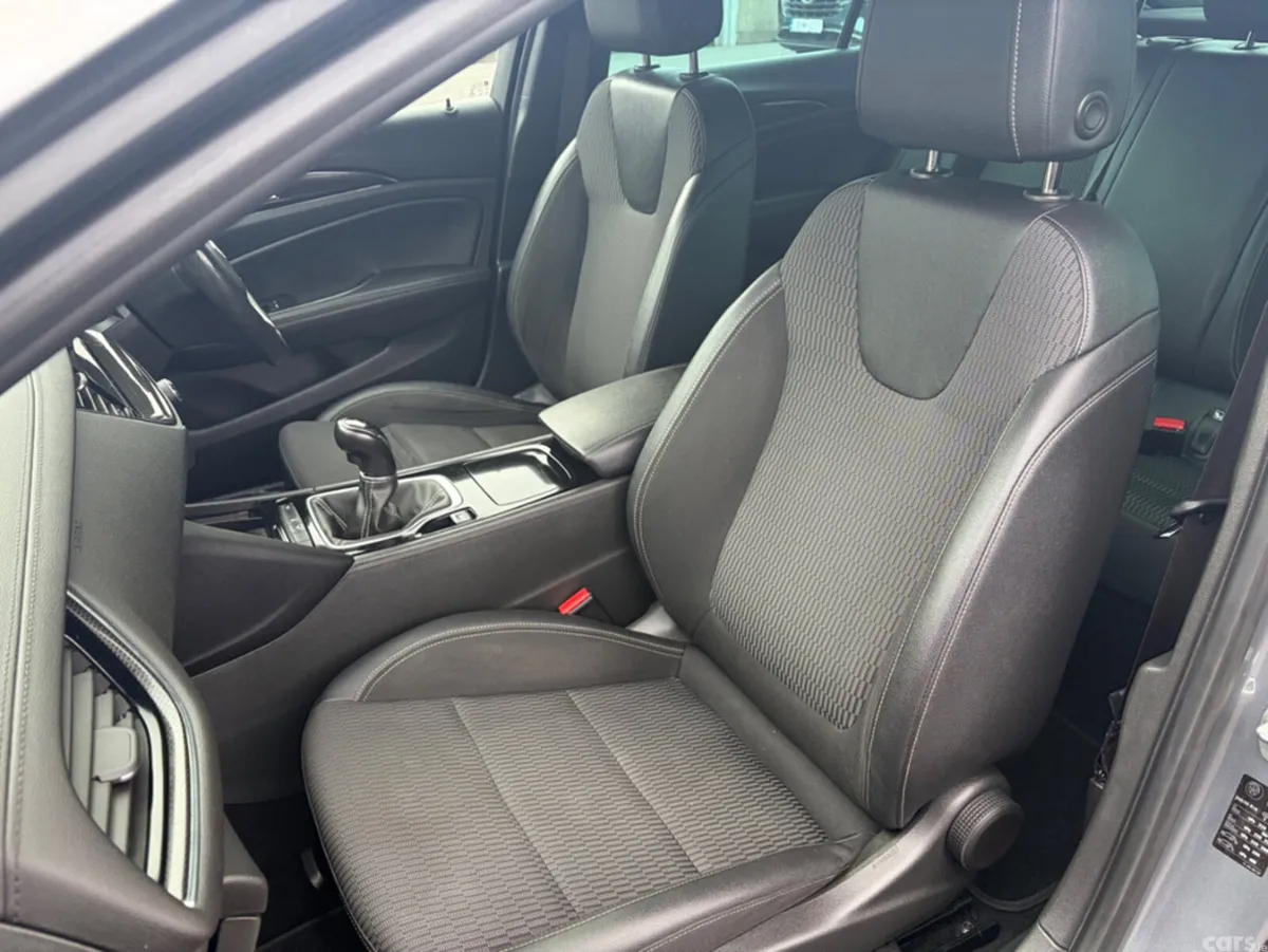 Opel Insignia Hatchback, Diesel, 2021, Grey