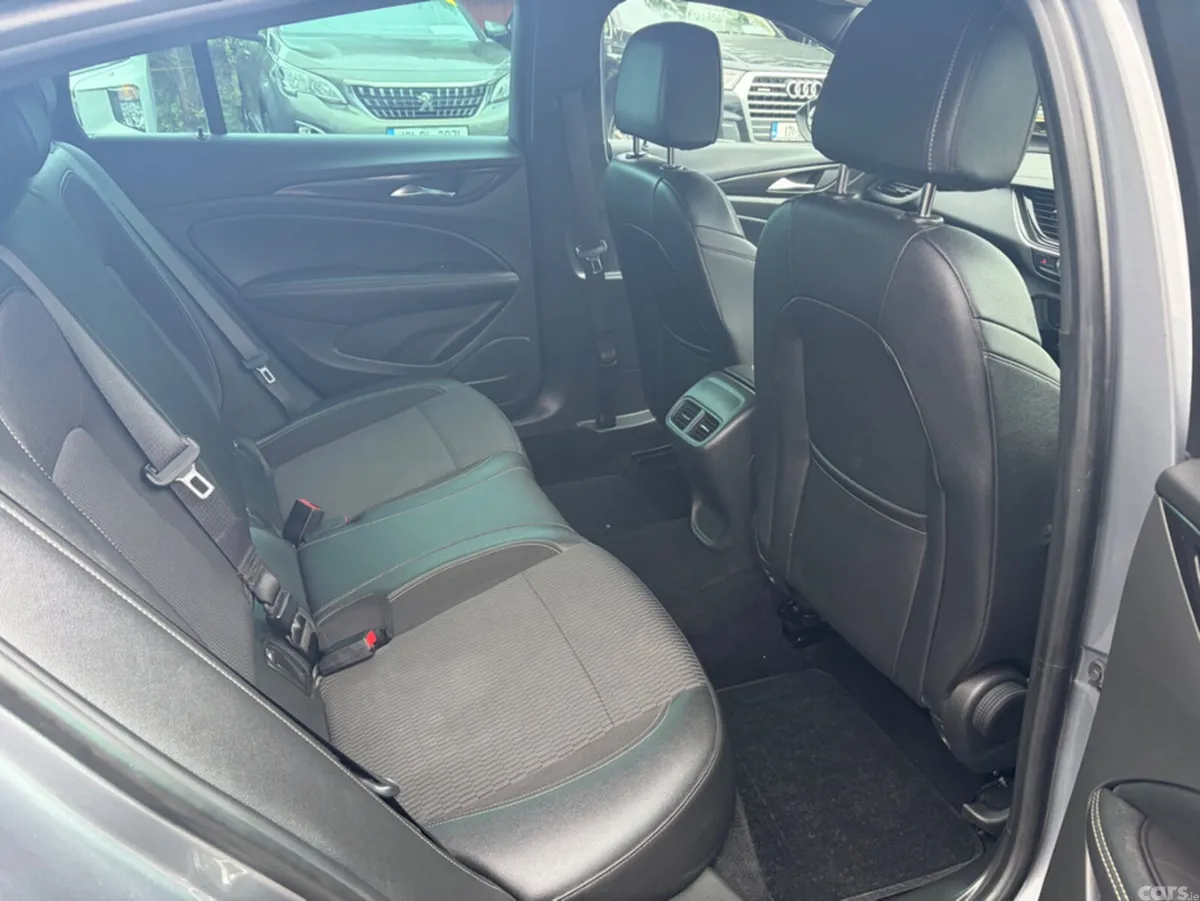 Opel Insignia Hatchback, Diesel, 2021, Grey