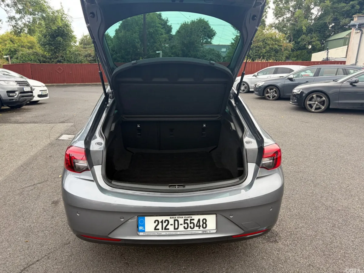Opel Insignia Hatchback, Diesel, 2021, Grey