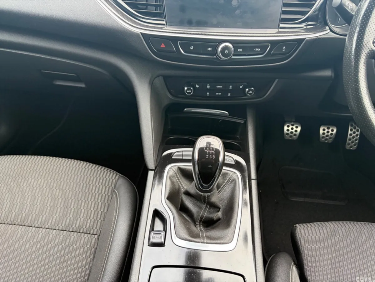 Opel Insignia Hatchback, Diesel, 2021, Grey