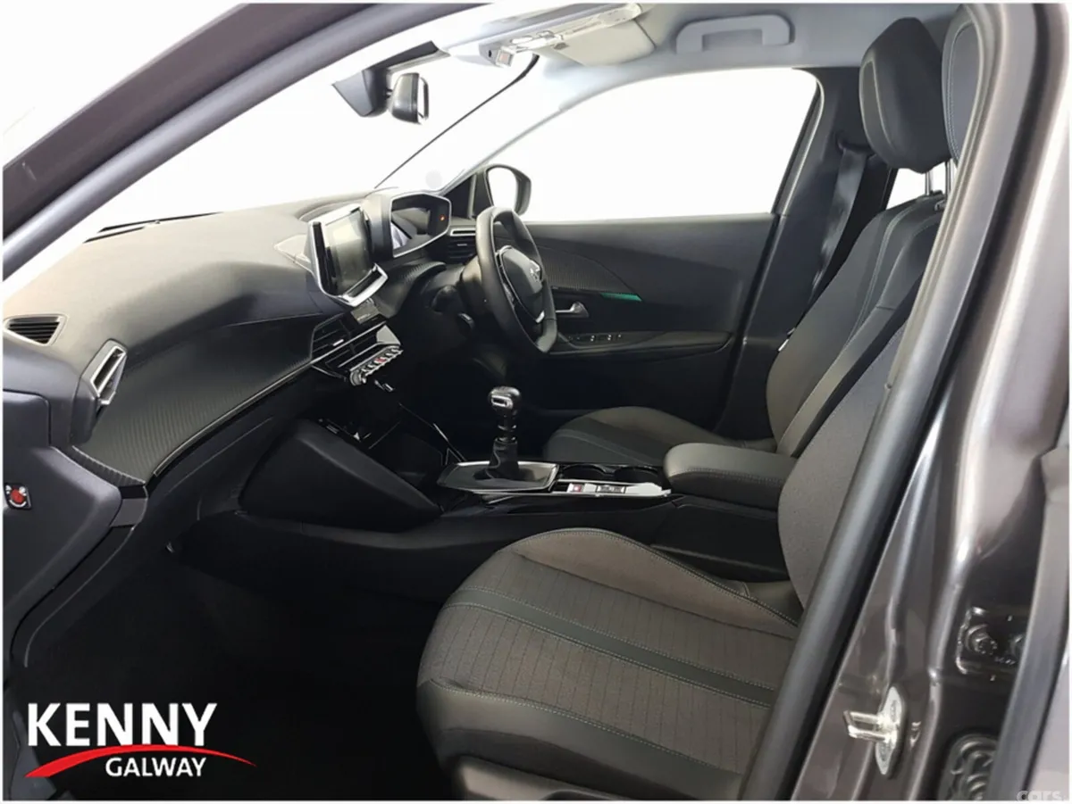 Peugeot 2008 MPV, Diesel, 2022, Grey