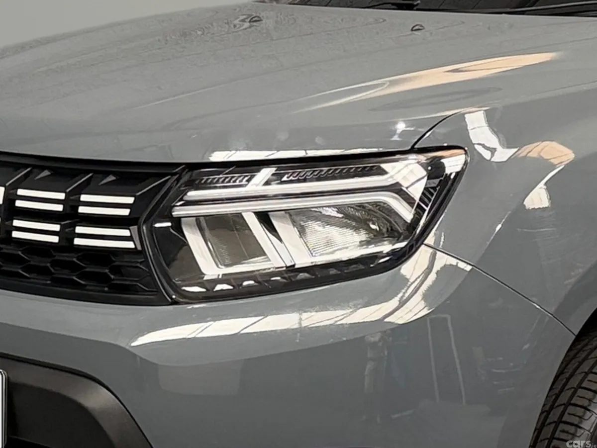Dacia Duster MPV, Petrol, 2023, Grey