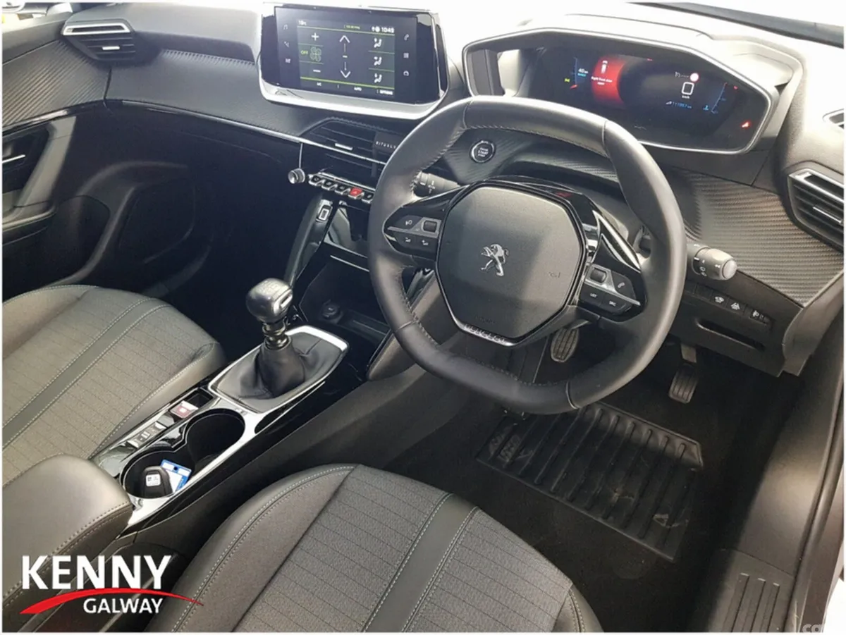 Peugeot 2008 MPV, Diesel, 2022, Grey