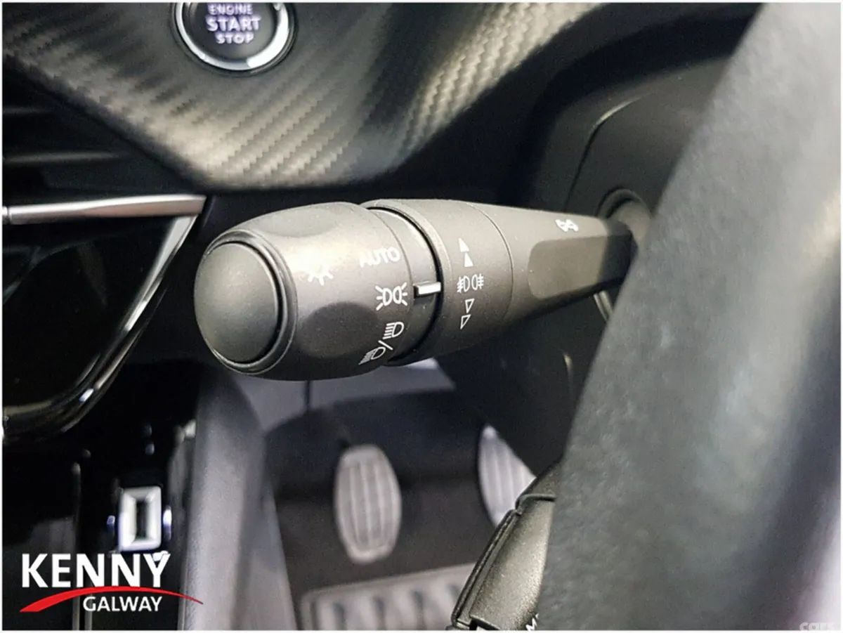 Peugeot 2008 MPV, Diesel, 2022, Grey