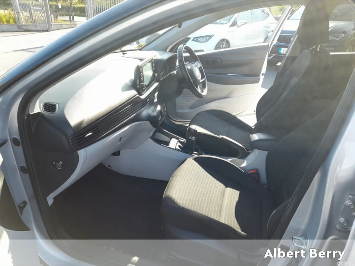 Hyundai i20 Hatchback, Petrol, 2021, Grey