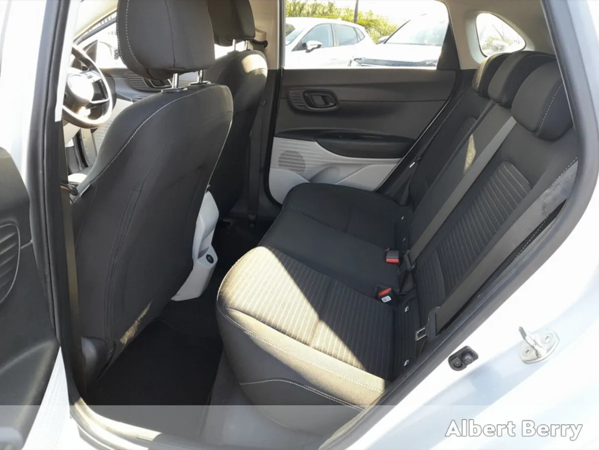 Hyundai i20 Hatchback, Petrol, 2021, Grey